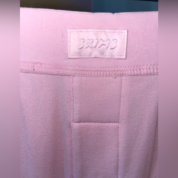 SKIMS Boyfriend Loose Pant Cherry Blossom pink size M NWT - Picture 2 of 5